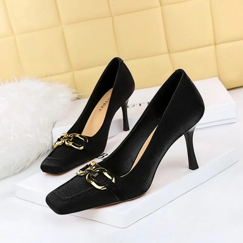 

BIGTREE Shoes Woman Pumps Women Basic Pump Metal decoration Pointed Toe PU 8CM Thin high heels Retro Pumps Women Shoes black