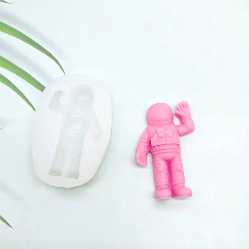 

Epoxy Crystal Silicone Mold Astronaut Spaceship Candle Decor Mold for Craft X3UD