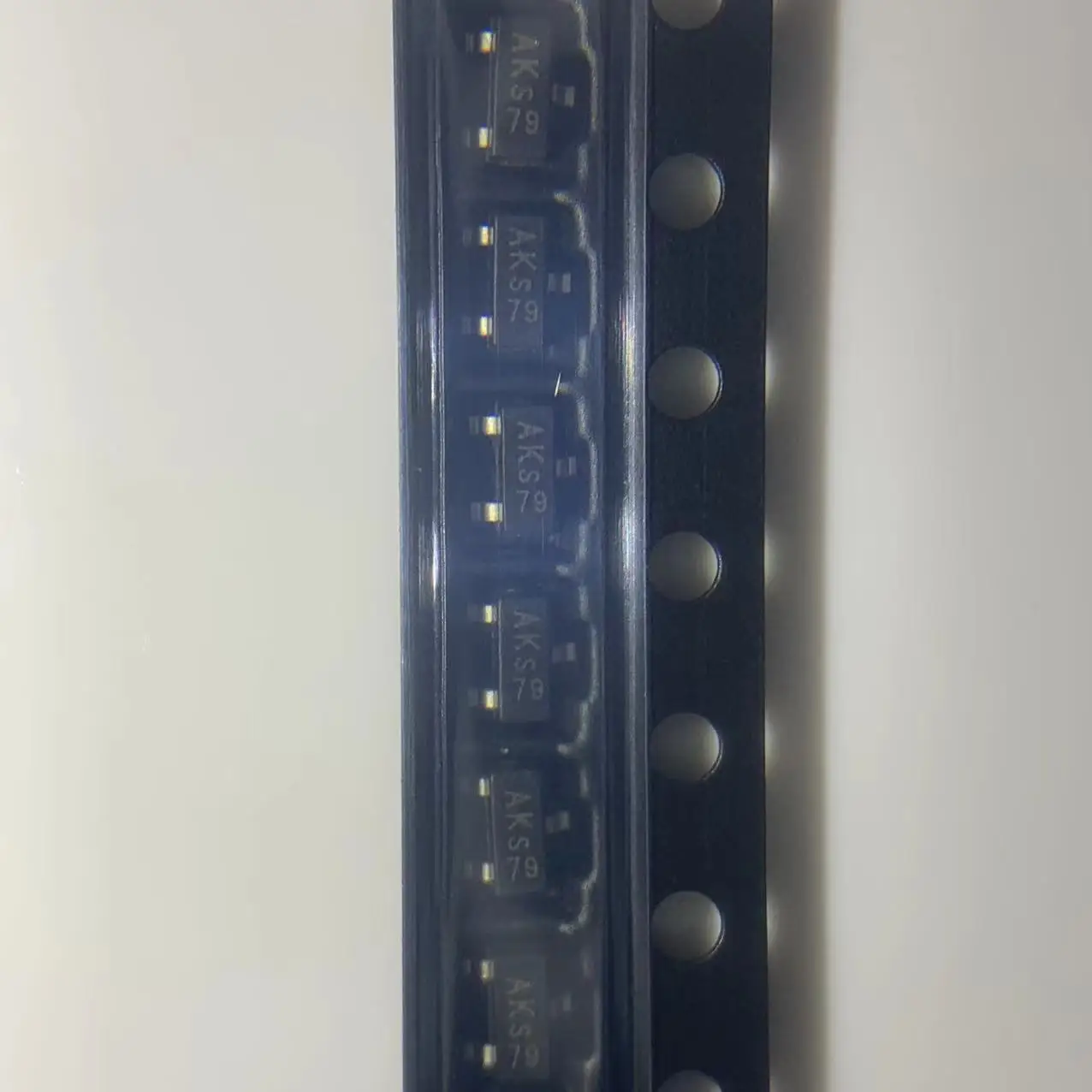 

10pcs/lot Transistor Kit BCX70K TRANS NPN 45V 0.2A SOT23-3 In Sctock