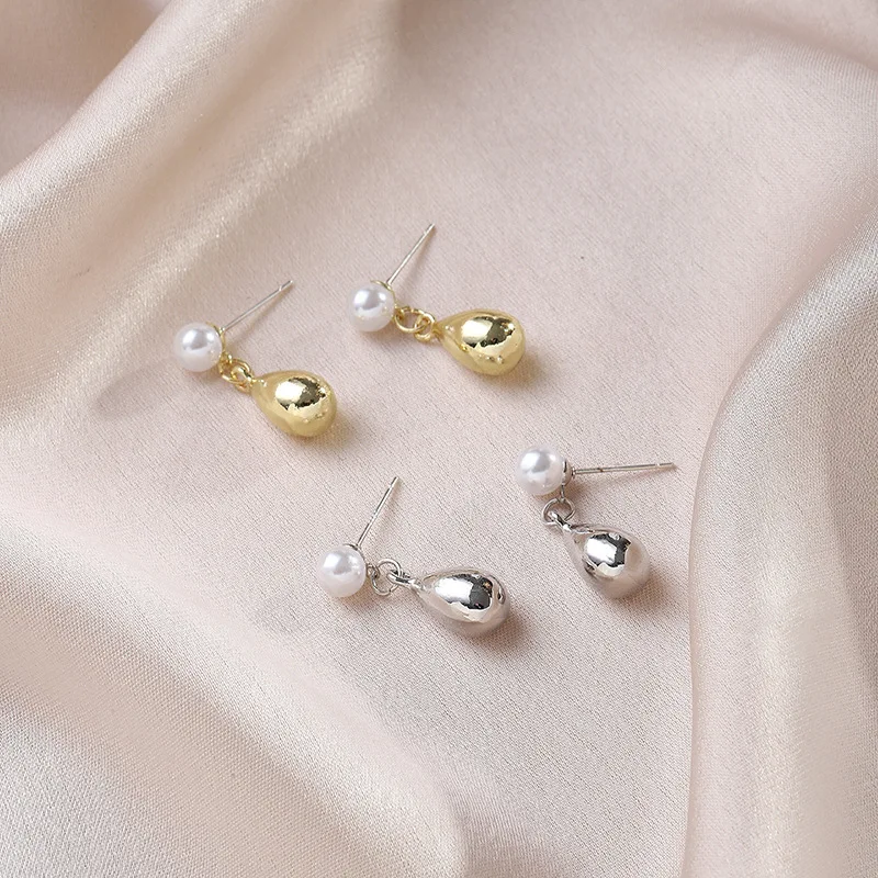 

2023 New Fashion Drops Earrings Metal Imitation Pearl Charm Earrings Women's Jewelry