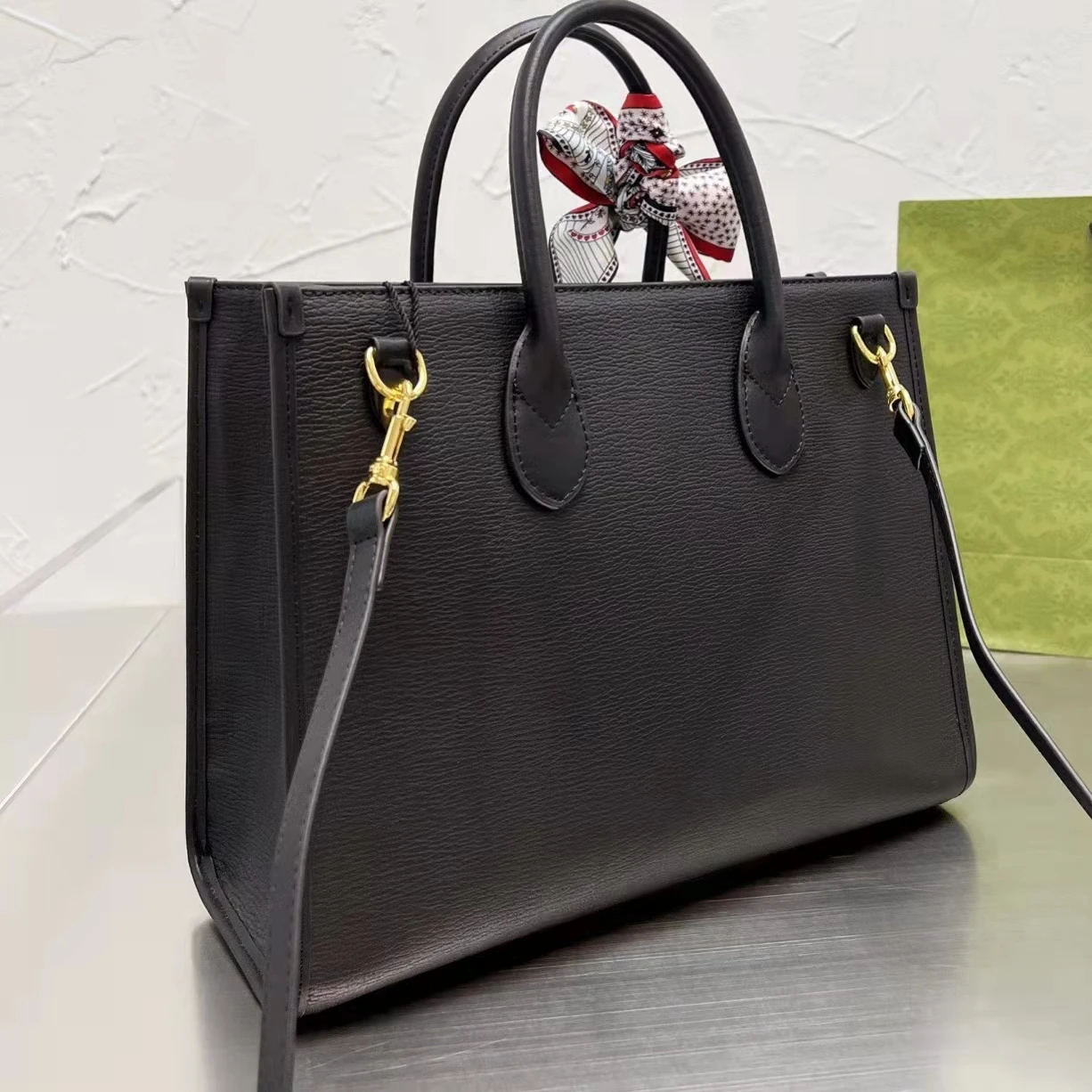 

Simple Classic Ladies Tote Bag Leather Embossed Logo Designer Shopping Bag Women Shoulder Bag Handbag Commuter Bag luxury bag