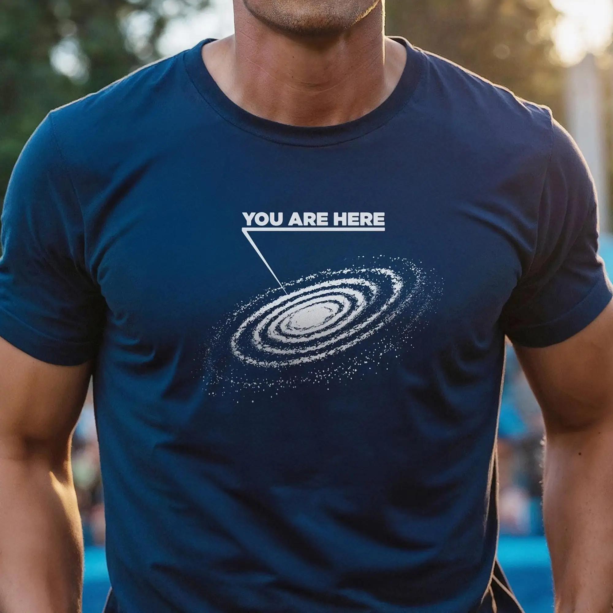 Ты здесь Рубашка. Дизайн галактики Milkyway. Футболка из фильма Рональд не могу