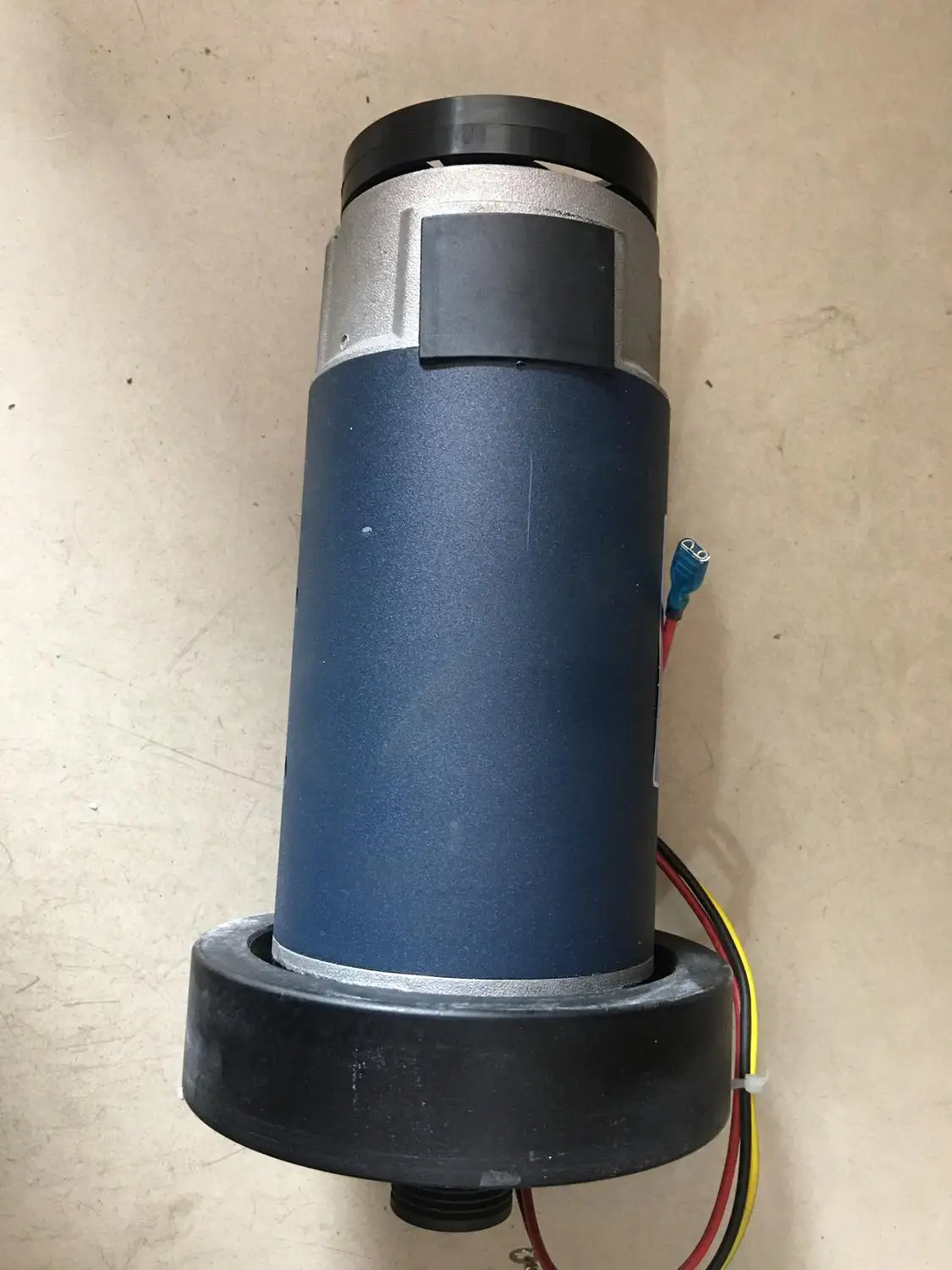 

Беговая дорожка с двигателем постоянного тока Φ 180 HP 10A 5400 V RPM