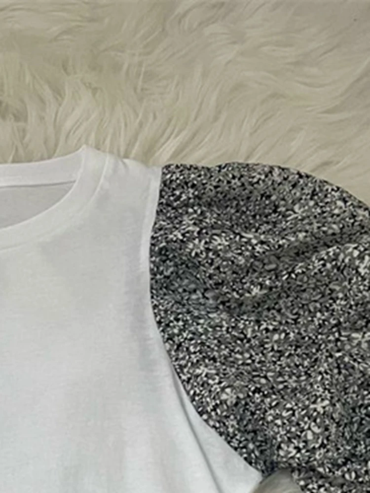 

2022 Spring and Summer New Women Black and White Floral Puff Sleeve Stitching Round Neck Short Sleeve T-shirt