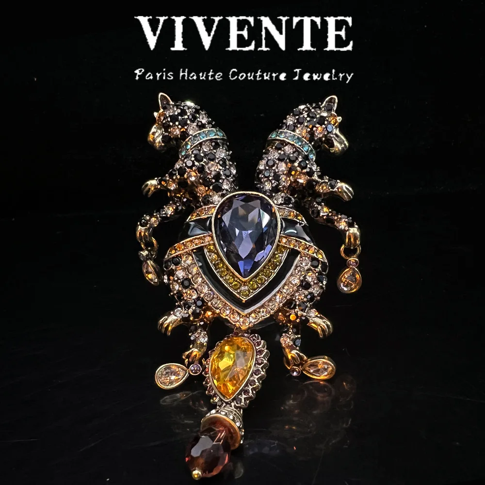 Винтажная брошь в виде леопарда