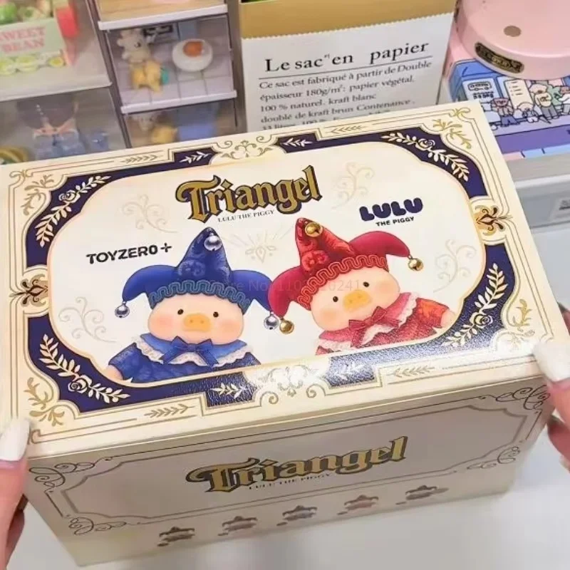 Оригинальная коллекционная фигурка Lulu The Piggy Triangel Series в консервной банке, виниловая игрушка-свинка с милым лицом, модель для декора, подарок на день рождения и Новый год (art.: 3920dc9bbbe6a) - 3920dc9bbbe6a