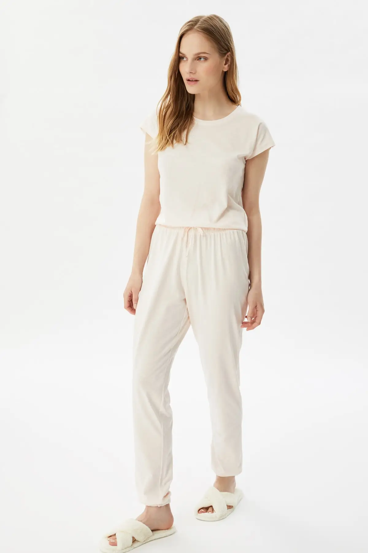 

Trendyol Knitted Pajamas Set THMSS21PT0802