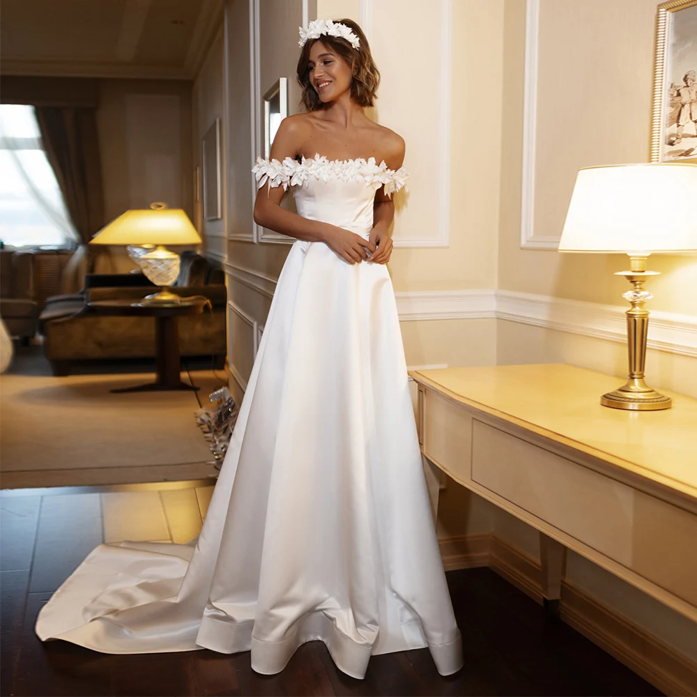 

Boho Off The Shoulder Strapless Wedding Dresses Zipper Back White Applique High Quality Satin Bridal Gowns Robe De Mariée Summer