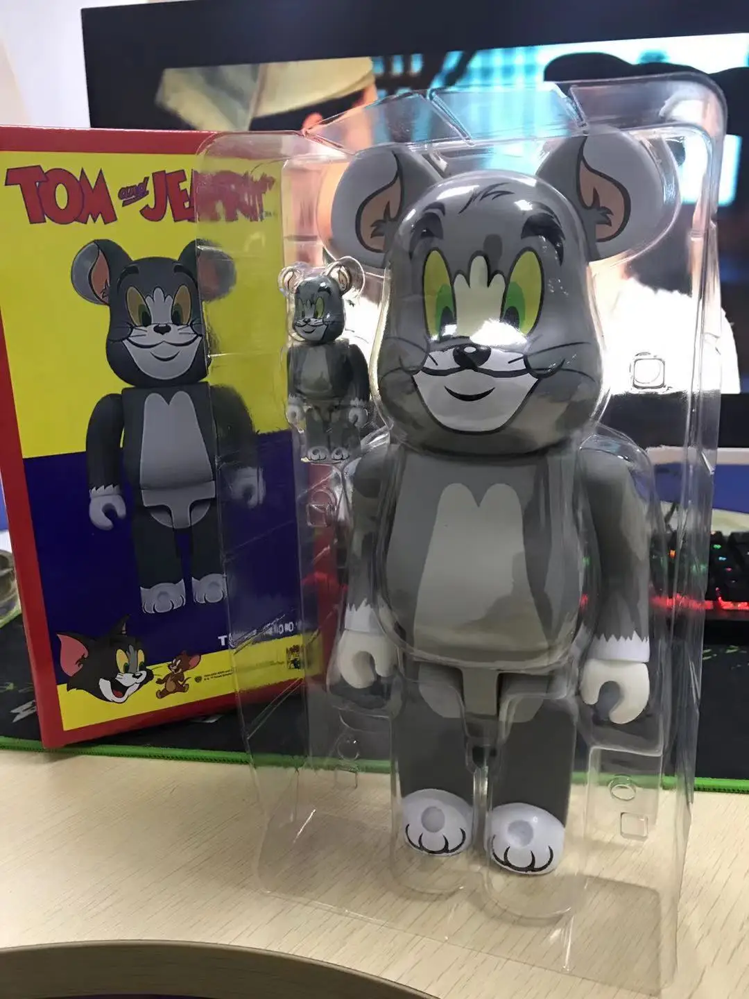 Фигурки героев аниме Том и Джерри 400% + 100%