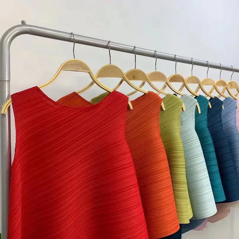 

Simple Basic 2023 Summer New round Neck Versatile Top Sleeveless Pleated Solid Color T-shirt for Women