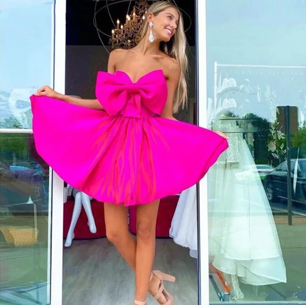 

2022 Sweetheart Short Cocktail Homecoming Dresses Gorgeous Backless Fuchsia Graduation Party Gowns Vestido de fiesta de boda