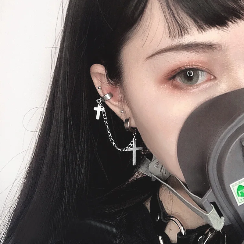 

Женские серьги-гвоздики серебристого цвета, без пирсинга