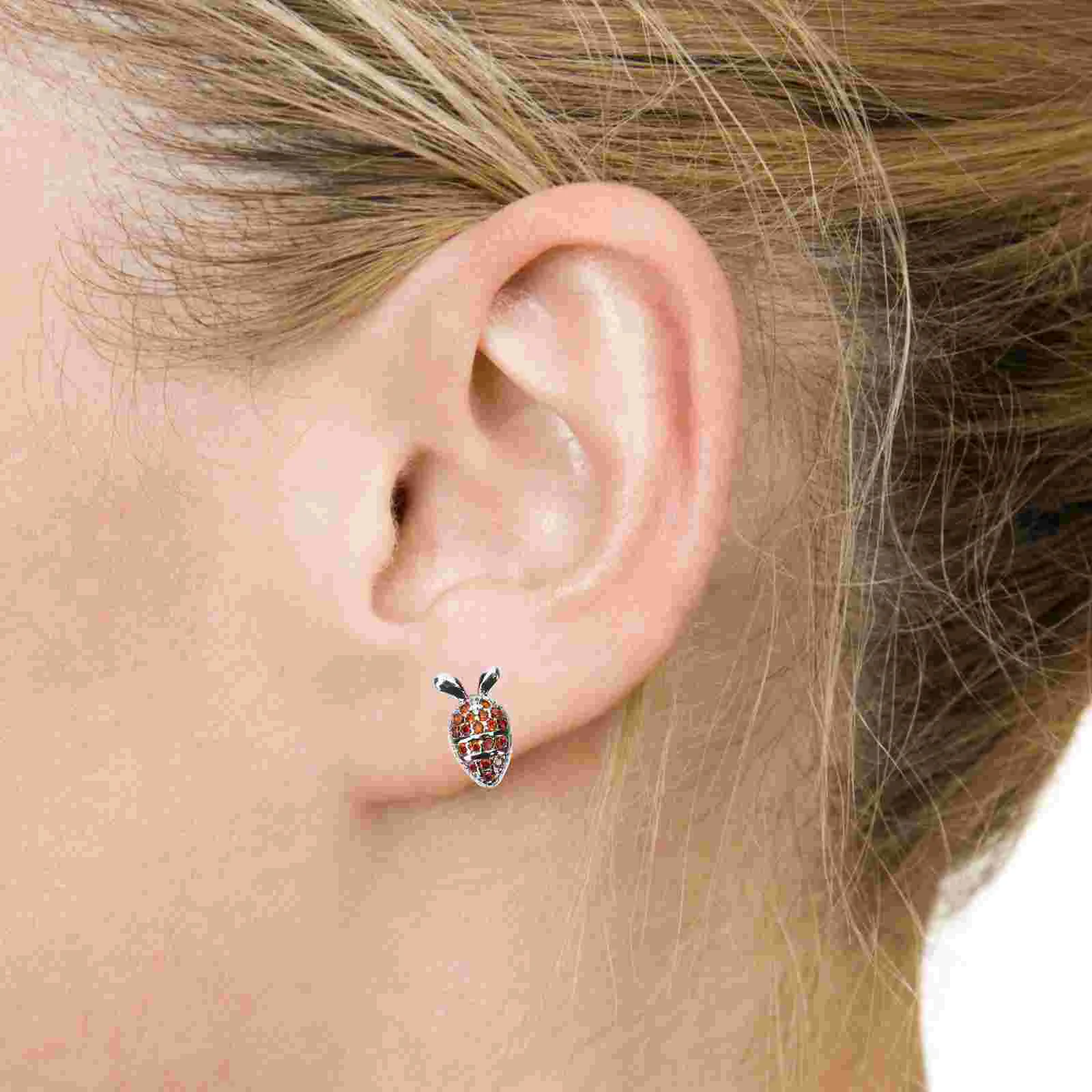 Серьги-гвоздики в виде кролика для девочек женские милые асимметричные стразы с