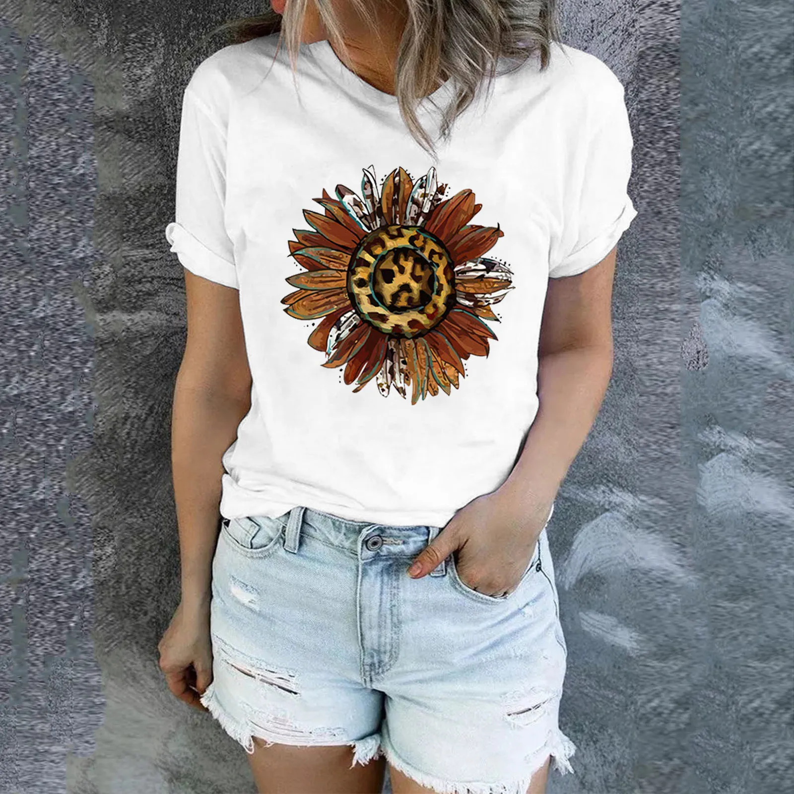 

Женская джинсовая футболка с длинным рукавом и круглым вырезом