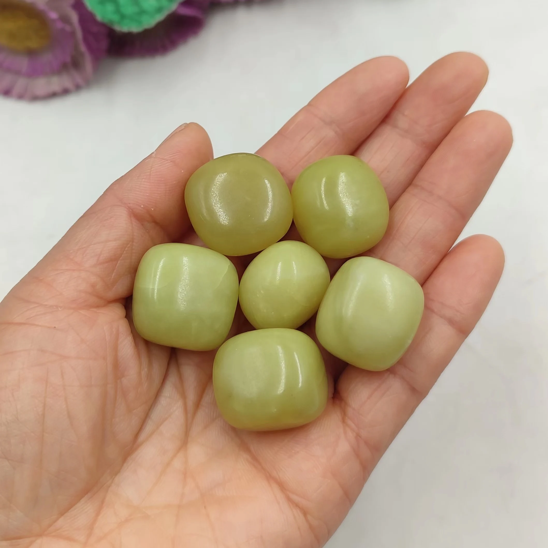 

Кубик из лимонного нефрита