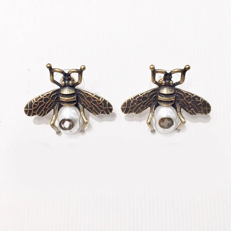

Brand earrings, personality, fashion, retro style, wings, bee style, advanced craftsmanship, gifts for lovers