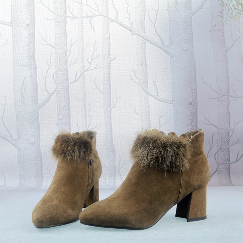 

Кожаные простые женские ботинки с острым носком на блочном каблуке модные ботинки с боковой молнией DY3879