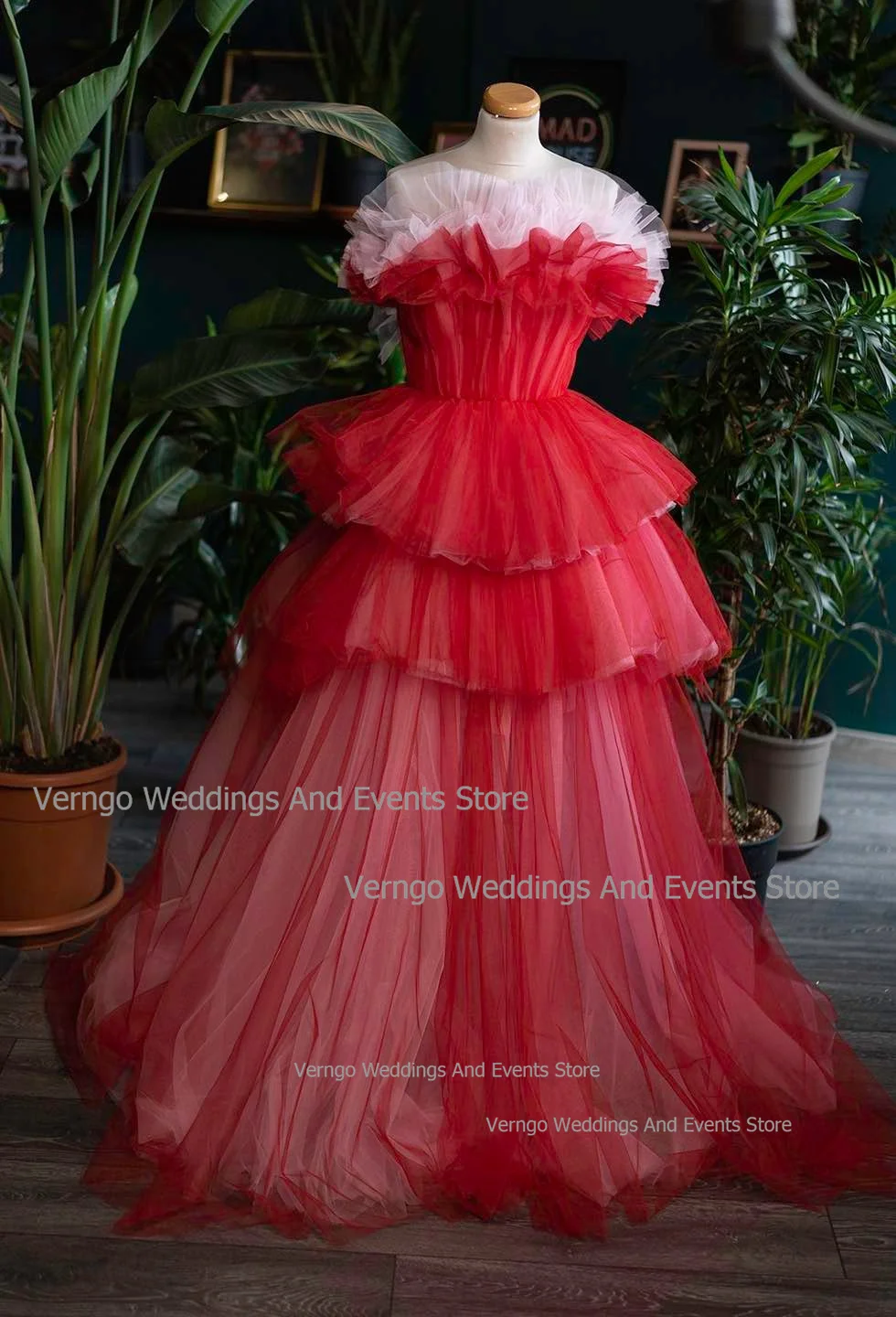 Платье вечернее ТРАПЕЦИЕВИДНОЕ из тюля без рукавов бретелек