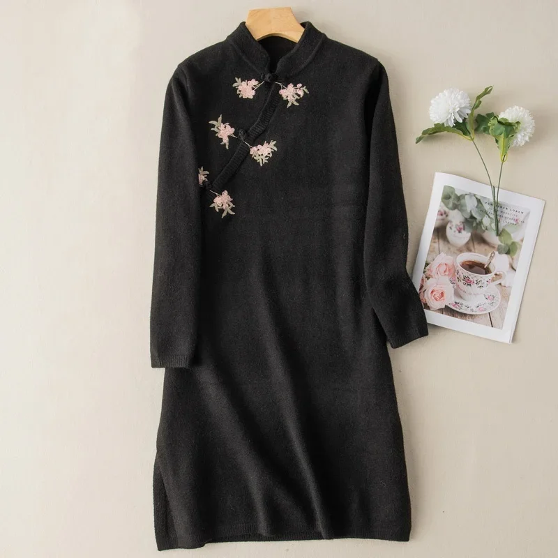 

Autumn Winter Knitted Cheongsam Dresses Women Retro Floral Embroider Loose Qipao Buckle Female Chinese Dress Qipao Vestido 12565