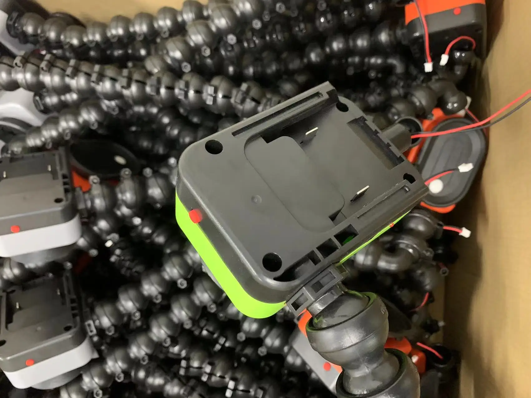 

Выравнивающий светильник с диагональю PDR. Ремонтные лампы подходят для основы и соединений аккумуляторов Maklda.