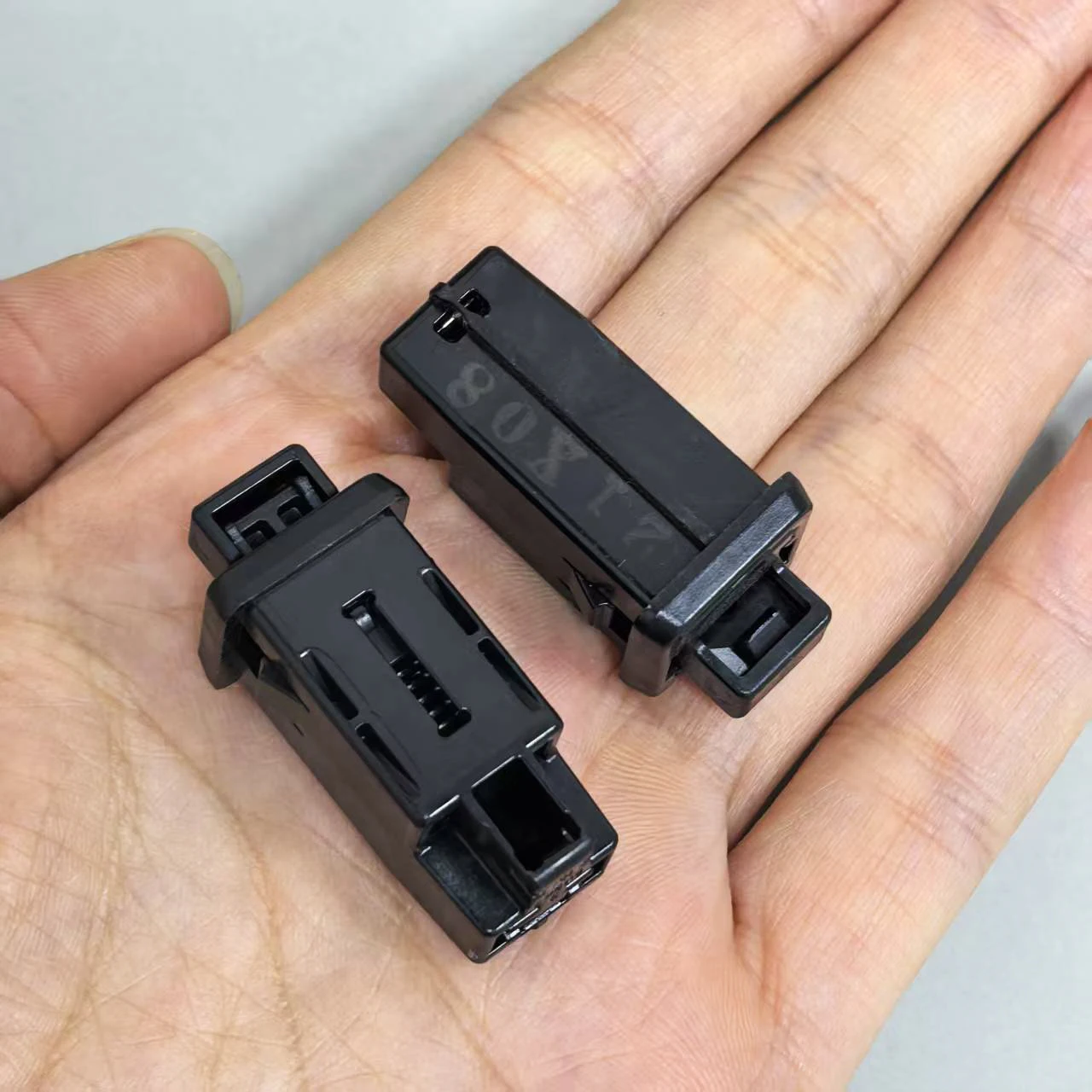 

Для Isuzu KV600 KV100 4HK1 Qingling 700P ящик для инструментов ящик для хранения переключатель пружинная пряжка