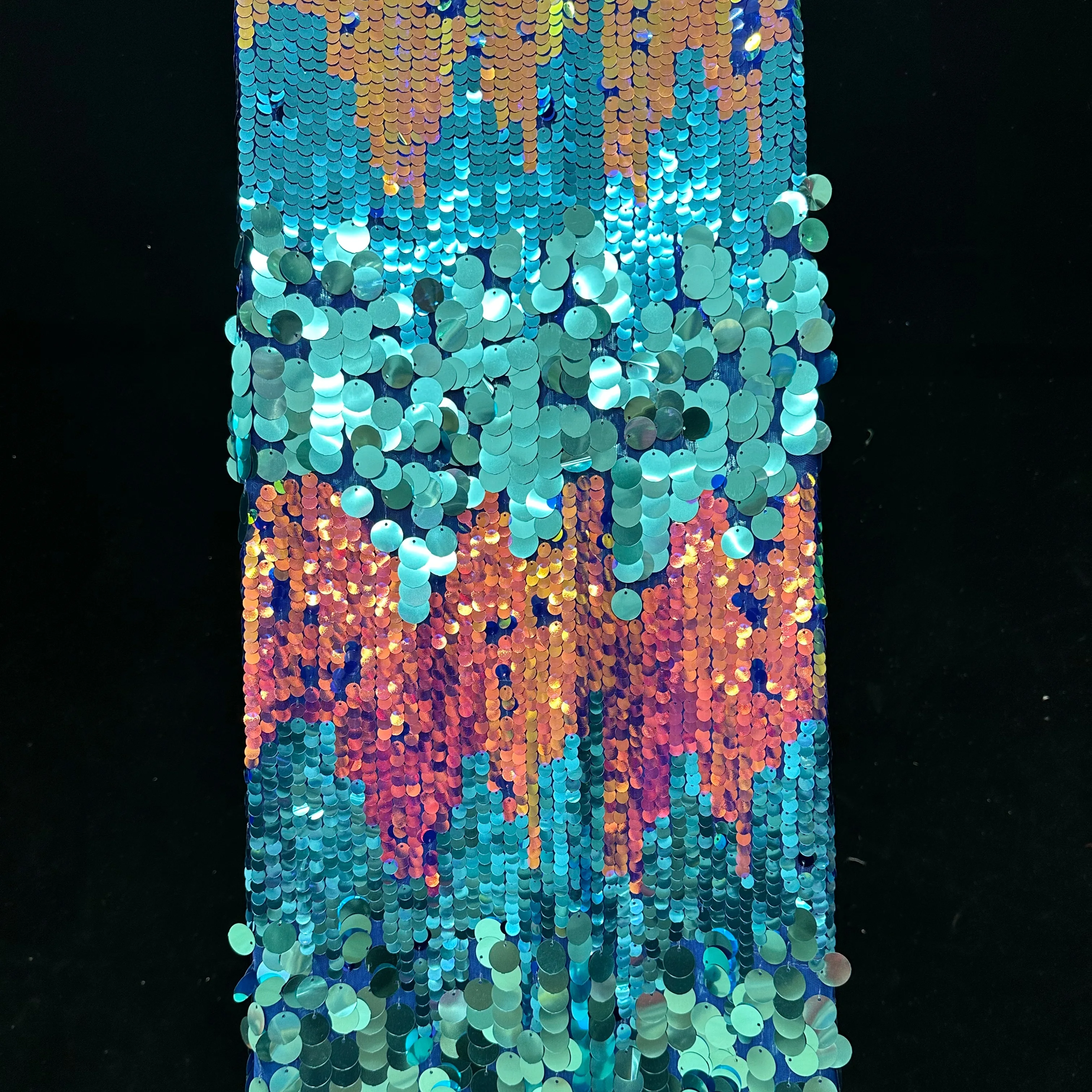 Материалы из ткани с блестками для фона и платья