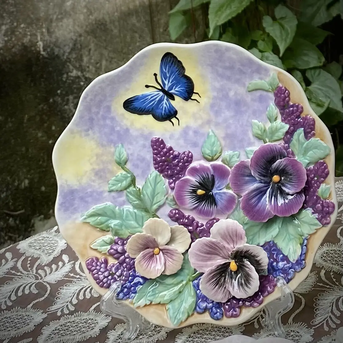 

3D Flowers Butterfly Decorative Wall Dishes Porcelain Decorative Plates Home Decor Crafts Room Decoration Accessories Figurine