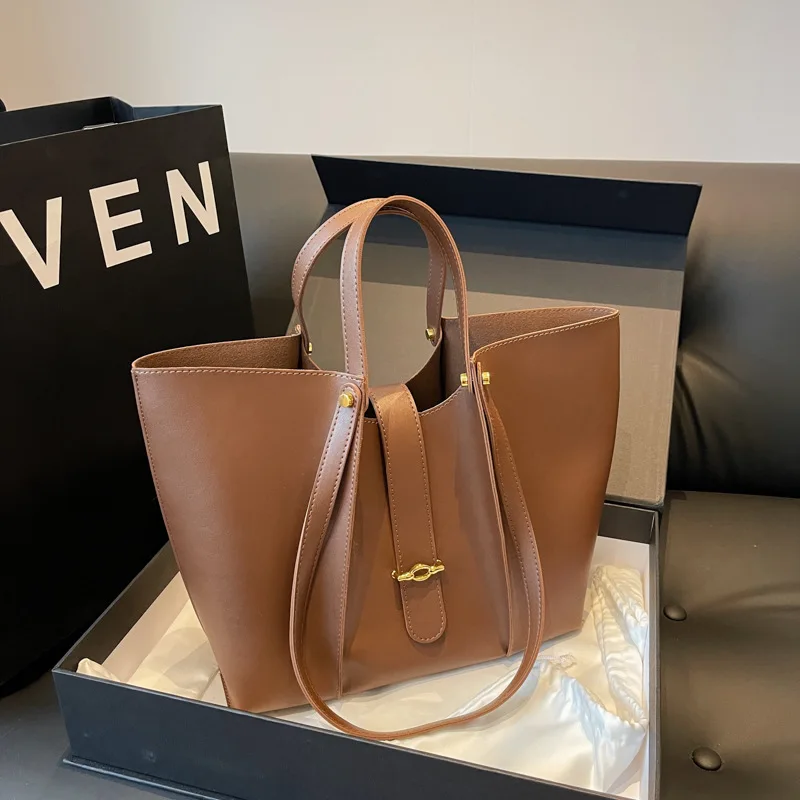 

Женская сумка из искусственной кожи 2023, трендовая большая однотонная женская дорожная сумка, роскошная дизайнерская сумка-тоут через плечо