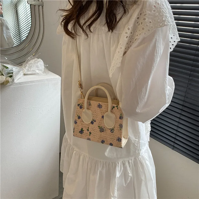 

Women's Crossbody Bag Sweet Ins Korean Version of The Personality Simple Woven Bag Net Red Retro Printing Handbag Women