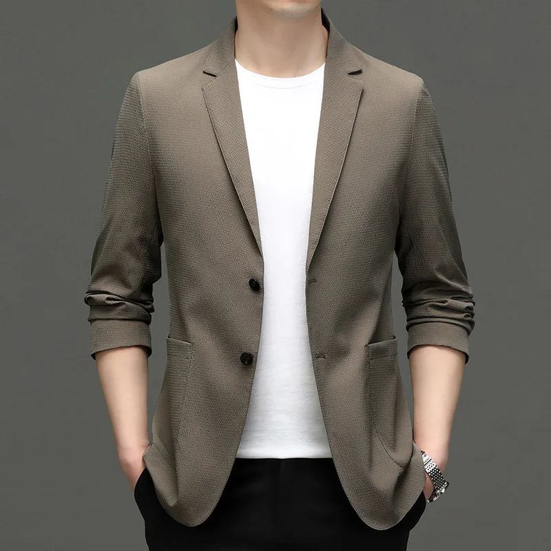 

KMen's suit simple and comfortable with all the tops