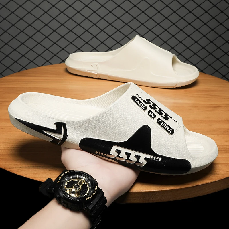 

New Men Light Soft Slippers Flip Flops Beach Sandals Bathroom Non-slip Male Garden Shoes Leisure Thick Bottom Design Outside