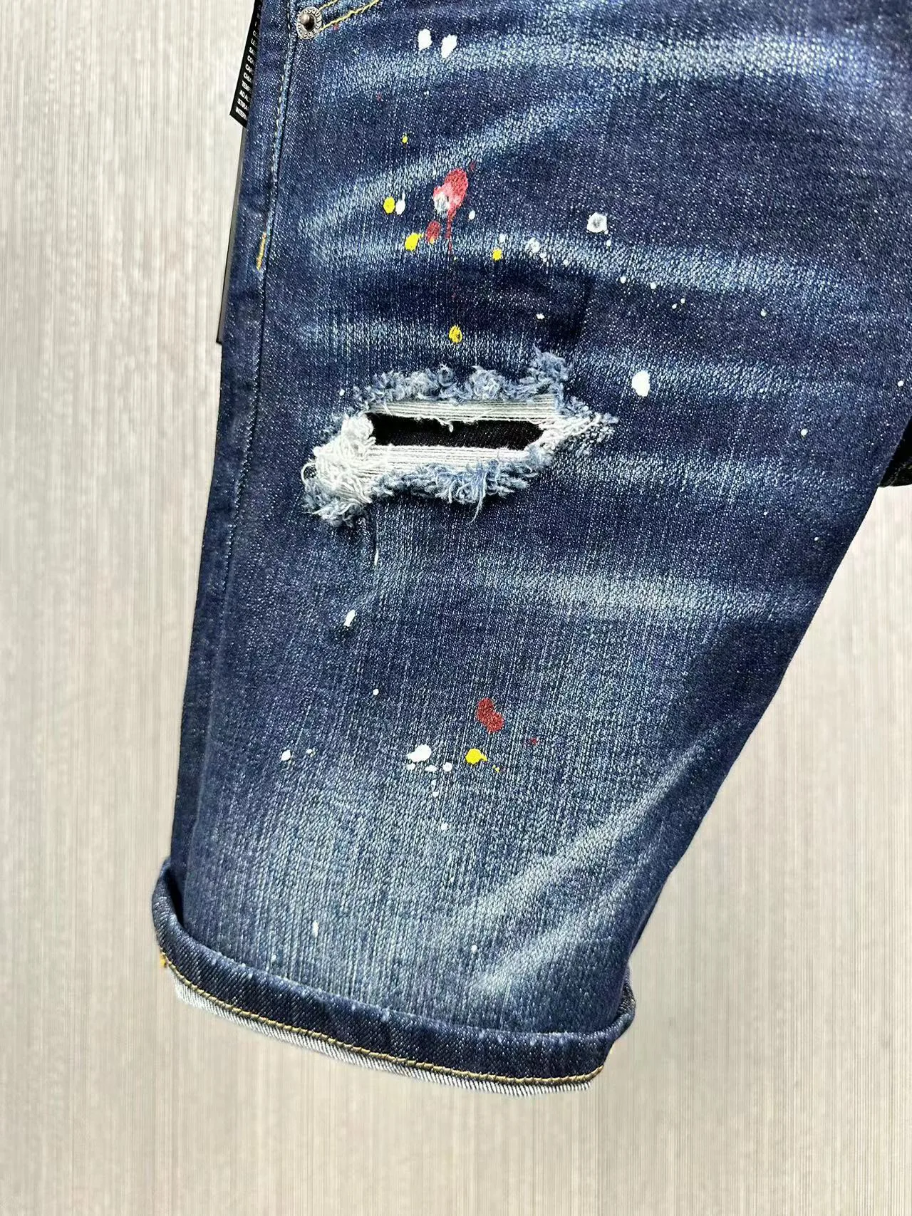 2023 spring and summer new D2 jeans five-point pants fashion men wash wear hole patch paint slimming micro elastic jeans shorts