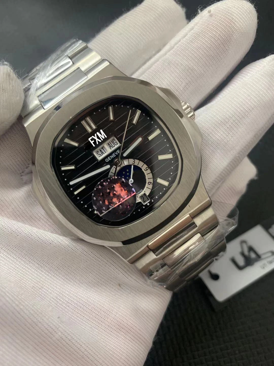 

Men's Fashion Watch Automatic Movement Sapphire Glass Power Reserve 42 Hours 904L Stainless Steel Material