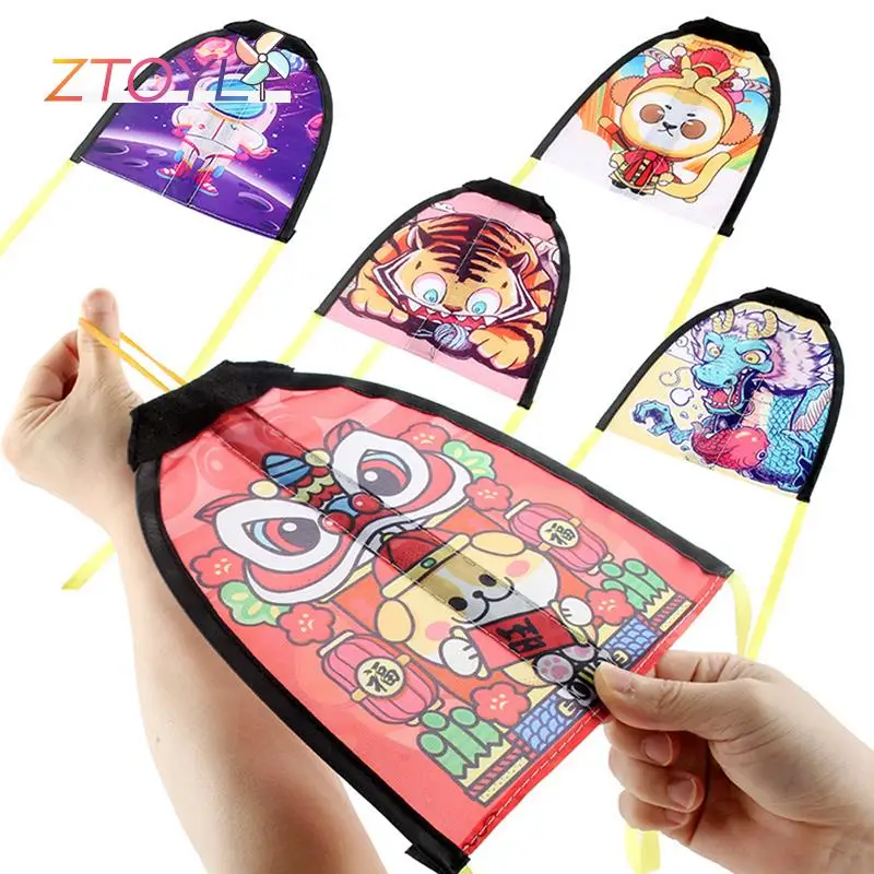 

1Pc Outdoor Ejection Kite Children's Toys Catapult Kite Mini Slingshot Kite Handheld Elastic Flying Toy Kid Gift