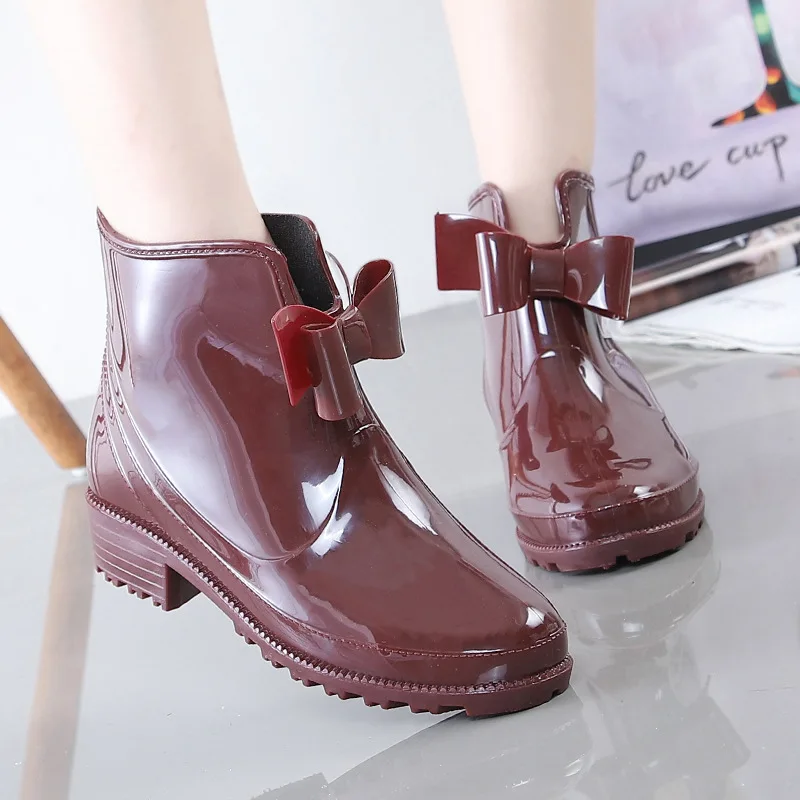 New Fashion Women Rain Boots Fashion Non-Slip Women's Water Shoes Flat Bottom Women Velvet Short Tube Warm Overshoes 2023