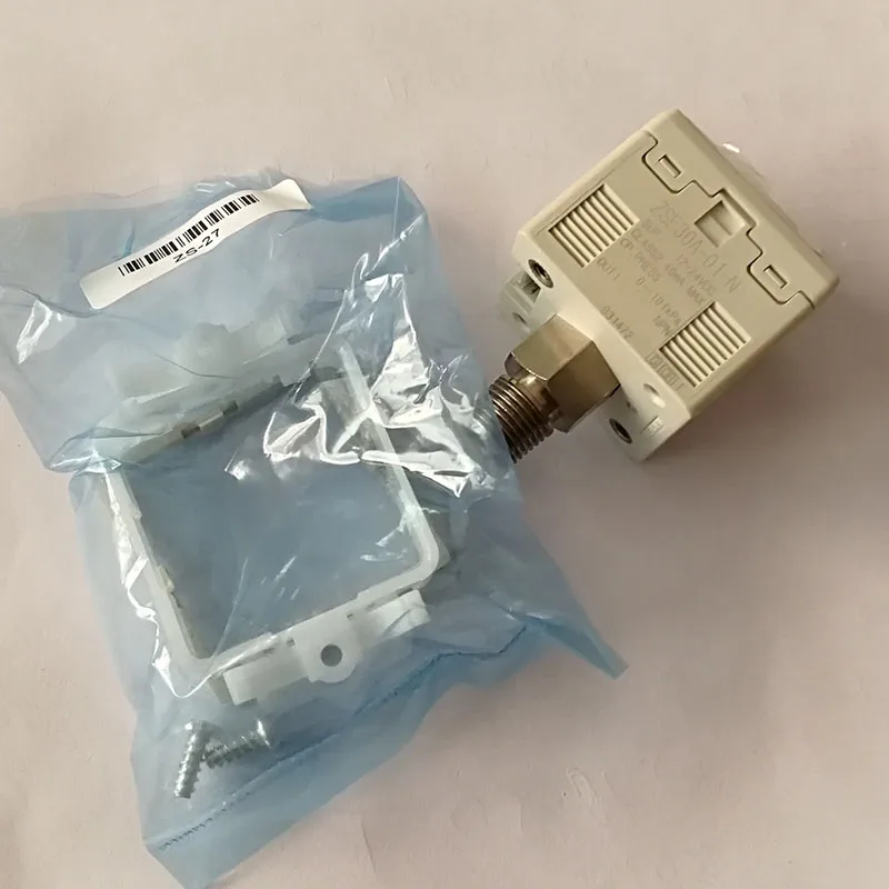 Кронштейн для крепления на панели ZSE30 ISE30A Крепление цифрового датчика давления