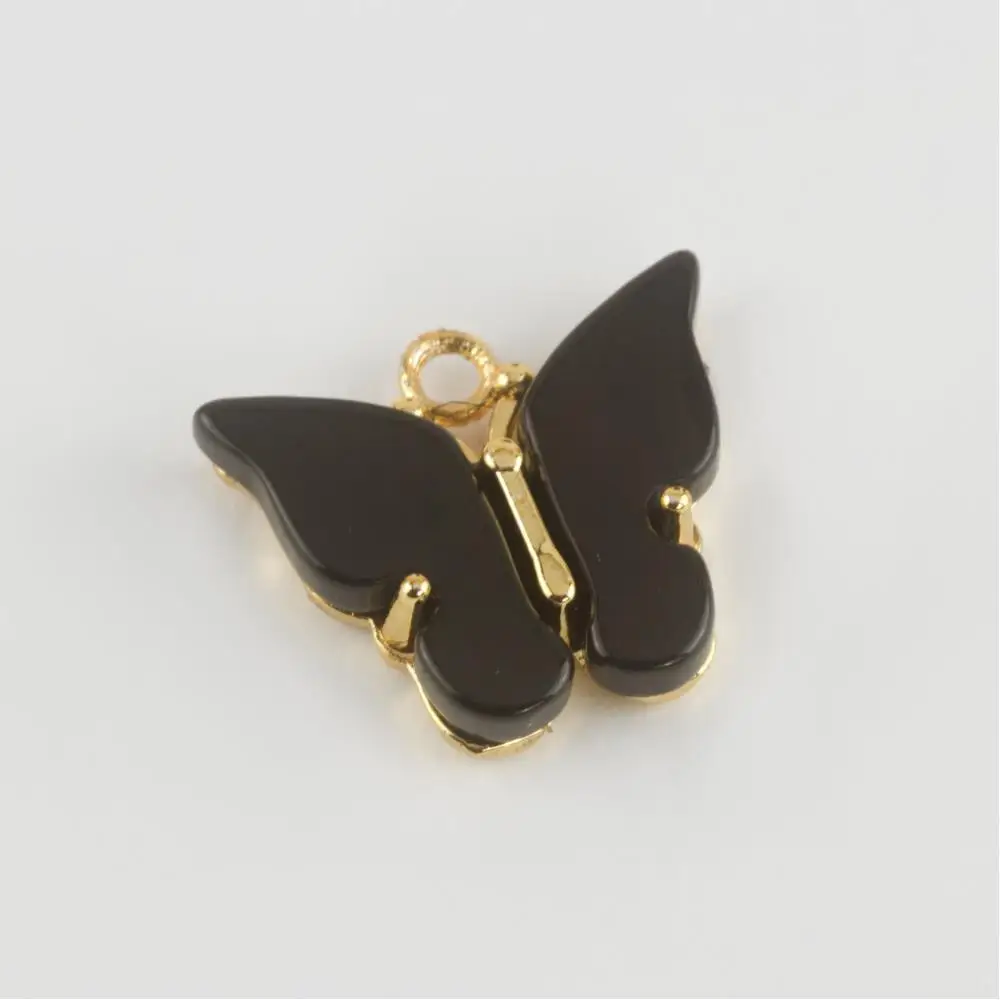 

Кулон в виде бабочки