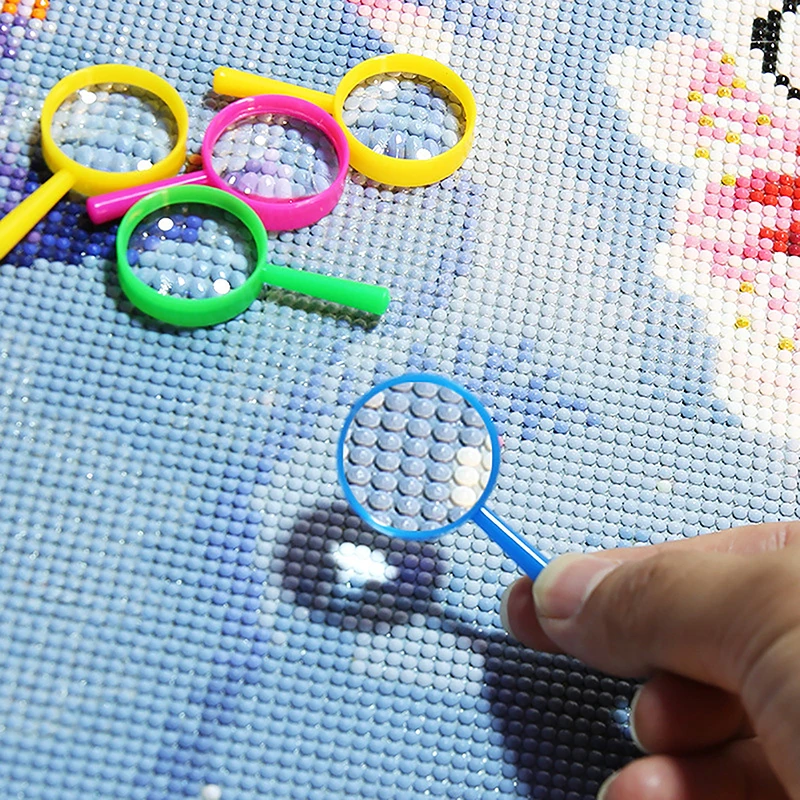 

1Pc Hand-Held Magnifying Glass Children's Portable Scientific and Educational Observation Plastic Magnifying Glass