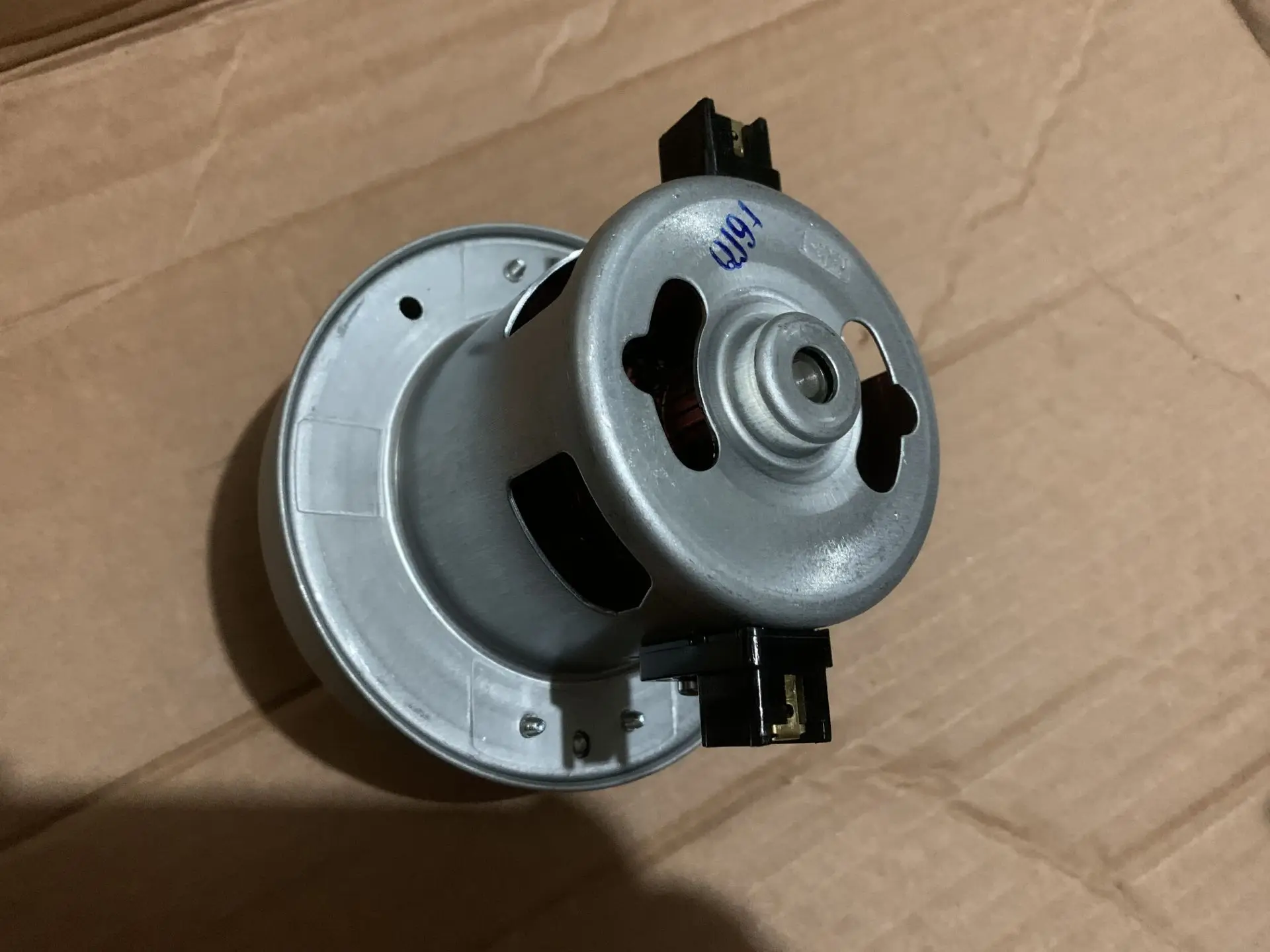 

Vacuum cleaner/FC9728/9729/9732/9733/9734/9735/9746/motor
