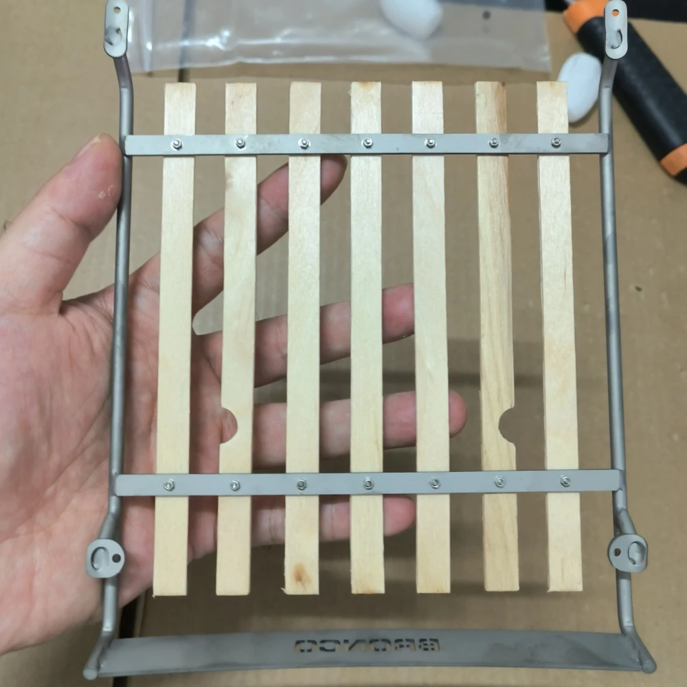 Багажник на крышу гусеничного грузовика в масштабе 1/10 подходит для