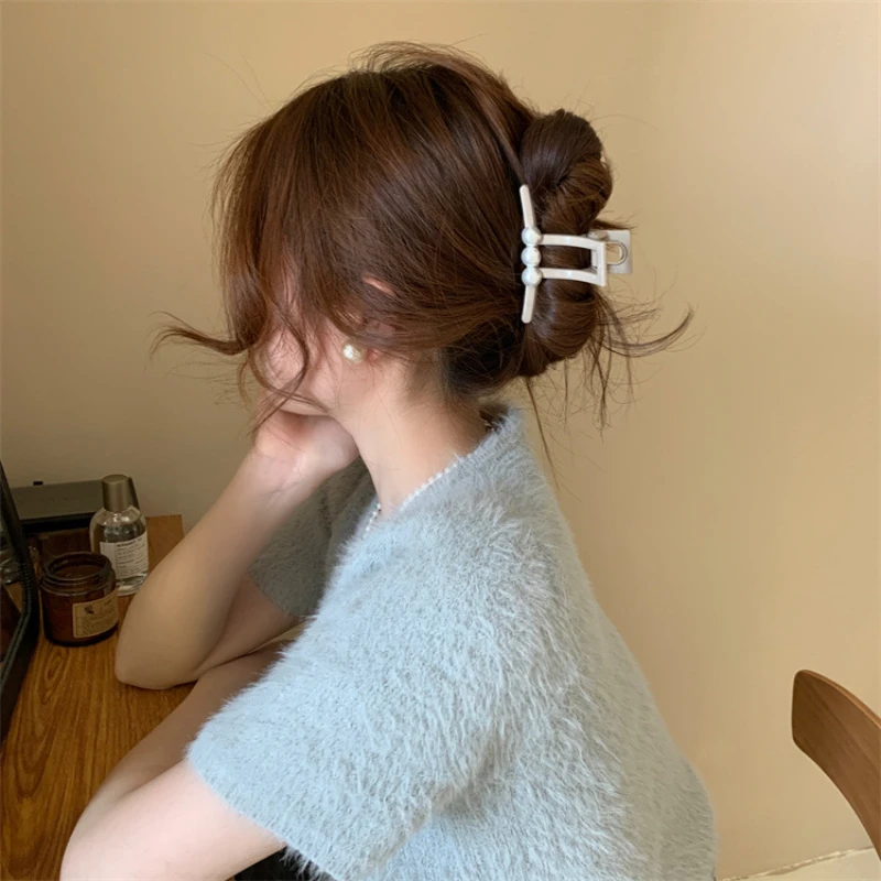 

UXSL Fashion Pearl Acrylic Grab Clip Barrette WomansTemperament Simple Colorful Hair Claws Shark Clips Hairpins Hair Accessories