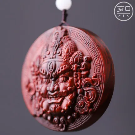 

Exquisite small leaf rosewood yellow God of wealth brand pendant