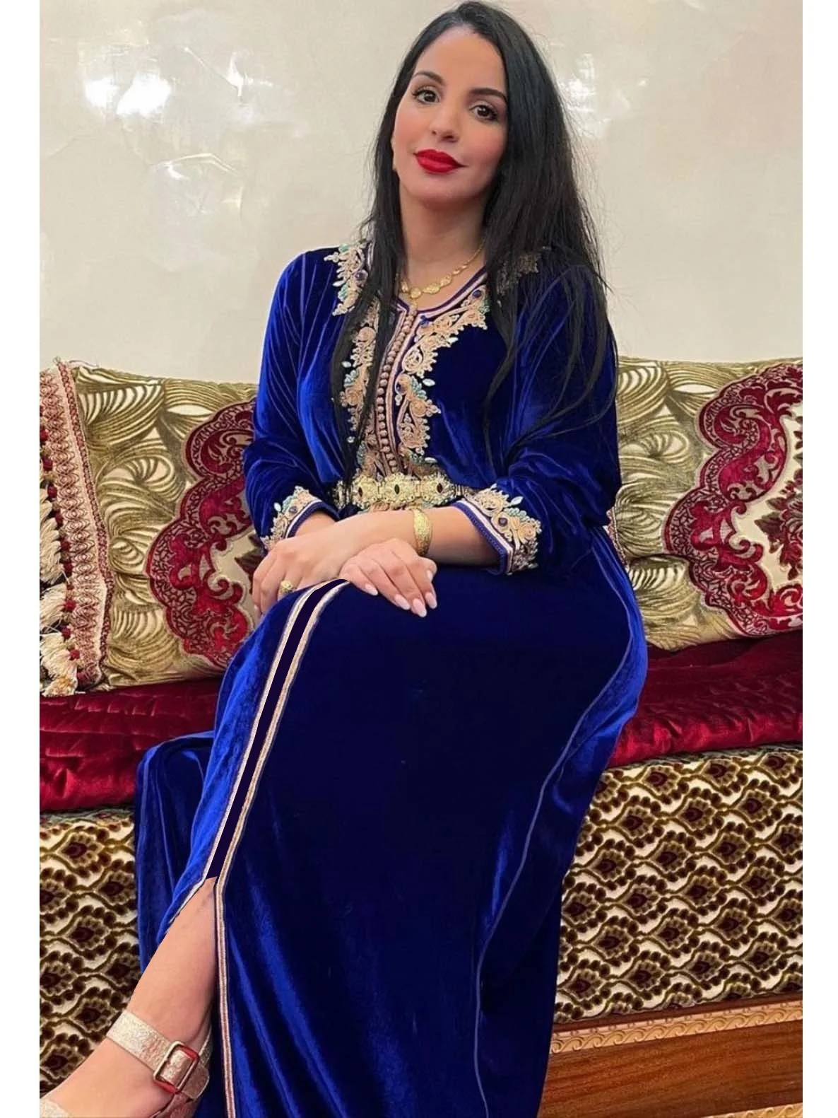 Velvet Muslim Dress Embroidered Long Kaftan Dress Women Jellaba Clothing Dubai Long Sleeve Abaya Evening Dresses Without Belt