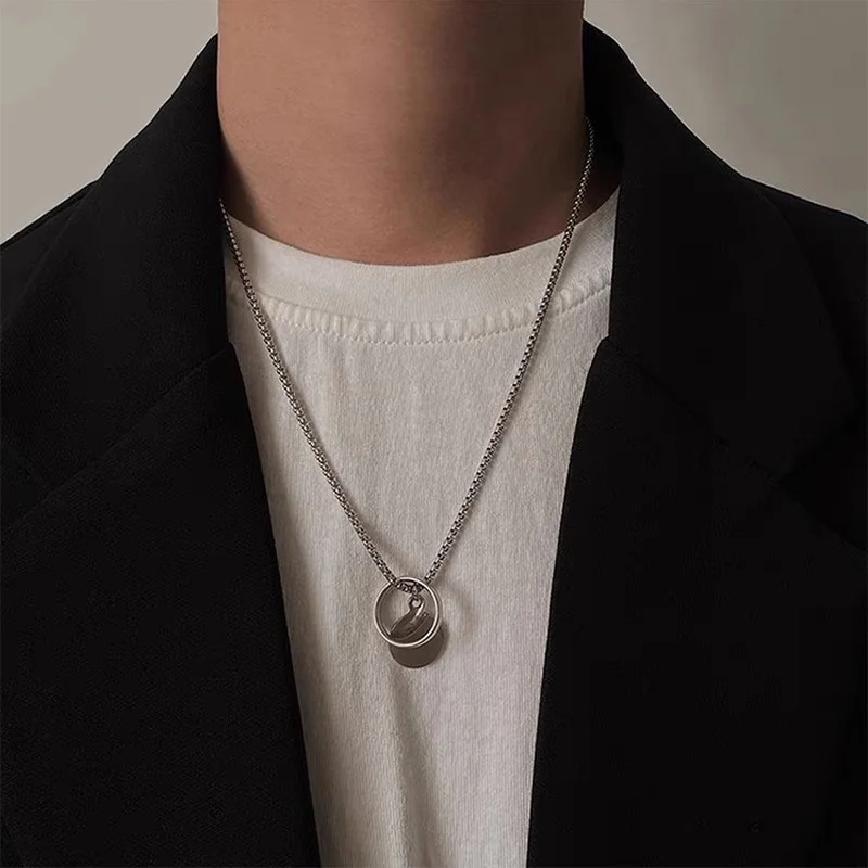 

U-Magical Hiphop Round Hollow Geometric Pendant Necklace for Women Fashion Chunky Chain Sequined Metallic Necklace Jewellery