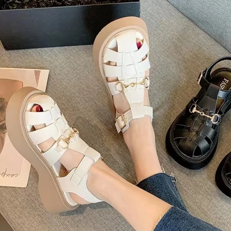 

Women's Platform Roman Shoes 2023 Summer New Metal Decoration Closed Toe T-strap Sandals for Women Outdoor Ladies Causal Shoes