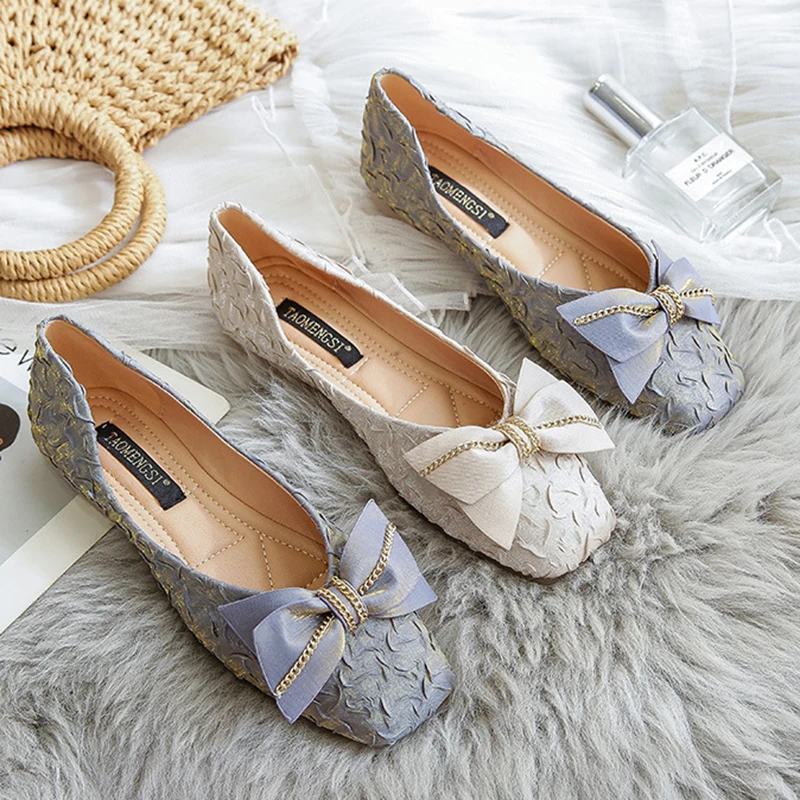 

2021 Chic Metal Chain Bow-knot Moccasins Femme Sneakers Women Shoes Shallow Flats Woman Silk Square Toe Loafers Plus Size 34-43