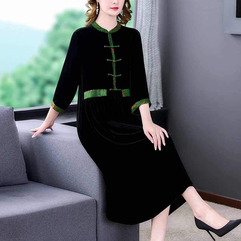 

2023 Autumn/Winter New Silk Velvet Retro New Chinese Button Dress Women's Loose Large Slim Velvet Knee Length Dress
