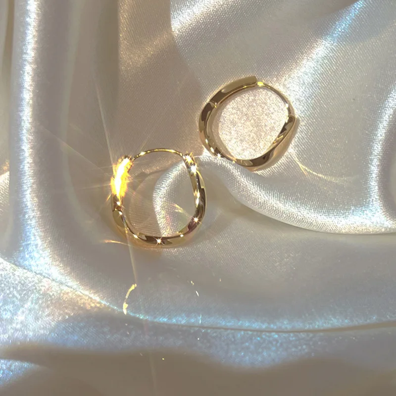 

2022 Ring Simple Geometric Golden Silver Color Earrings Women Korean Personality Fashion Earrings Wedding Jewelry Birthday Gifts