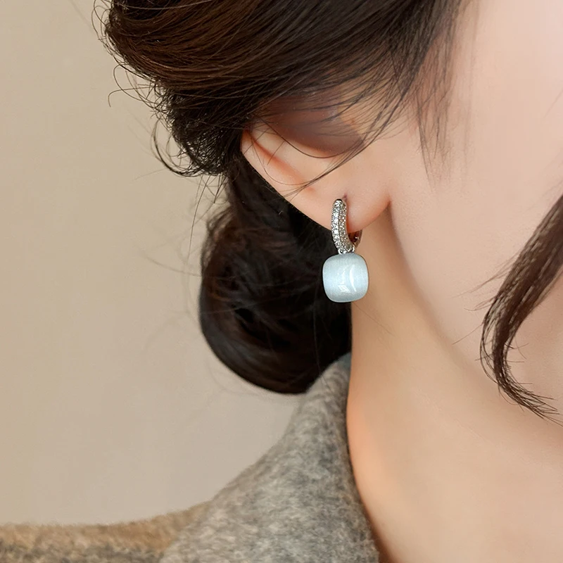 Новые корейские модные легкие роскошные квадратные серьги с камнями кошачий