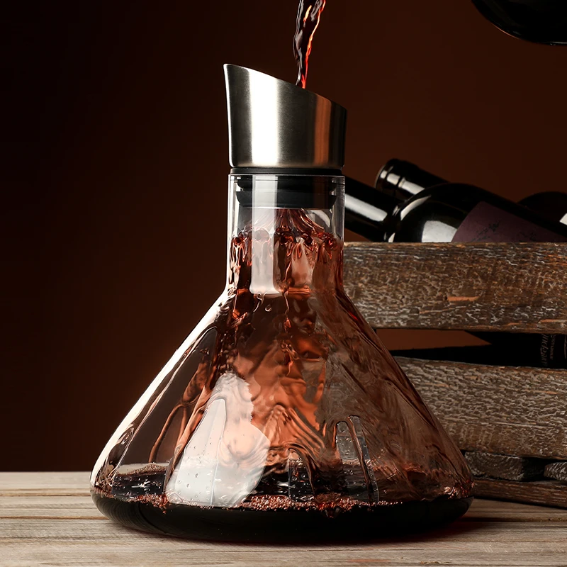 

Waterfall Pouring 1500ml High-grade Crystal Decanter with Lid Storage Decanter Waterfall Pouring Tool for Bar